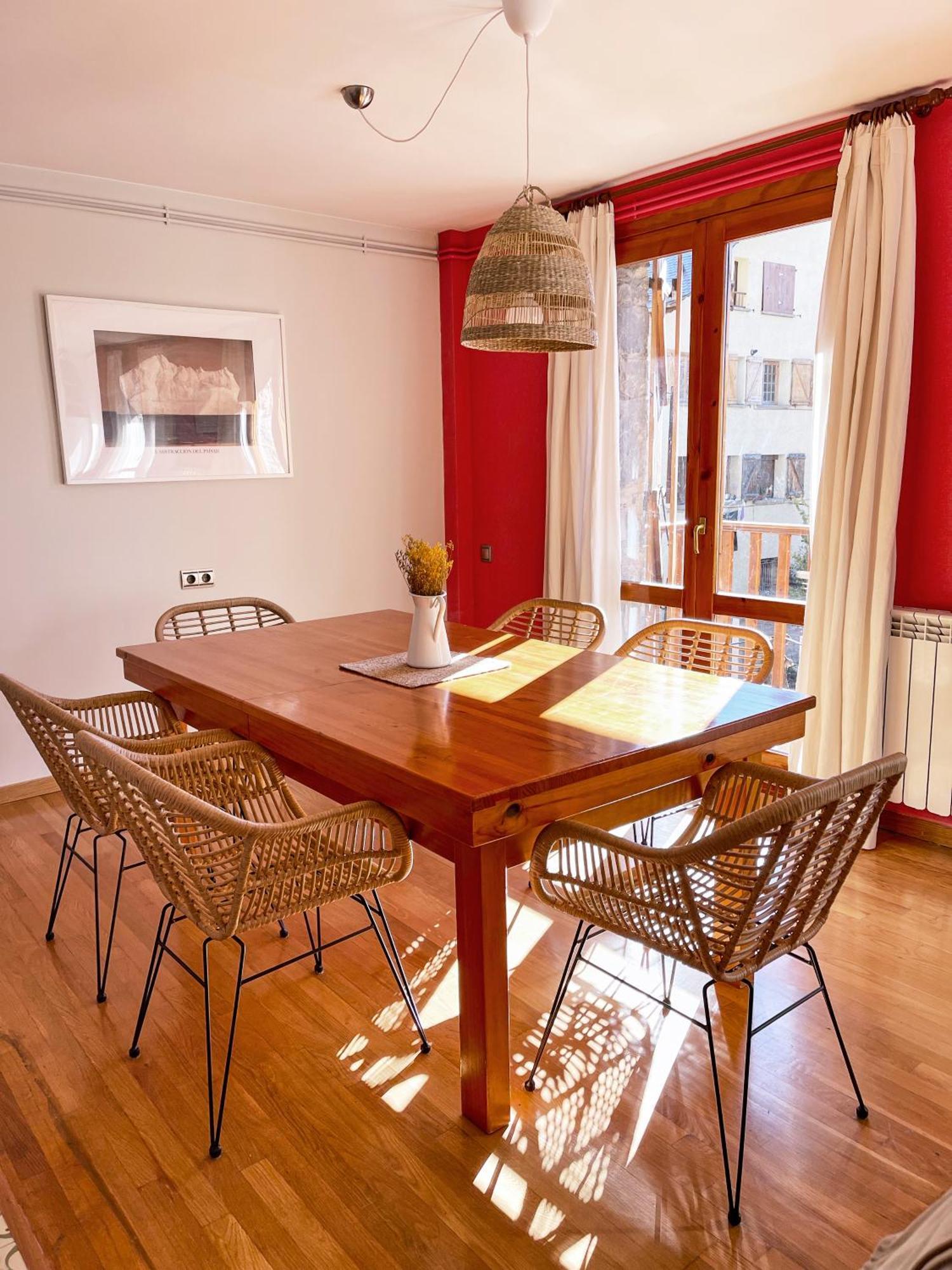 Apartamento Familiar En El Centro De Benasque Con Terraza Экстерьер фото