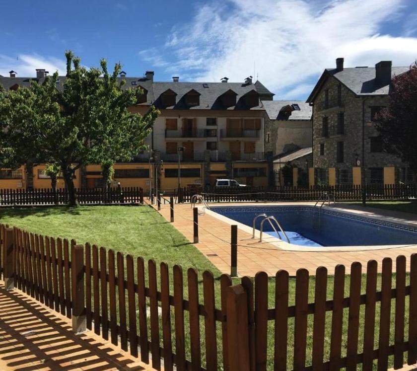 Apartamento Familiar En El Centro De Benasque Con Terraza Экстерьер фото