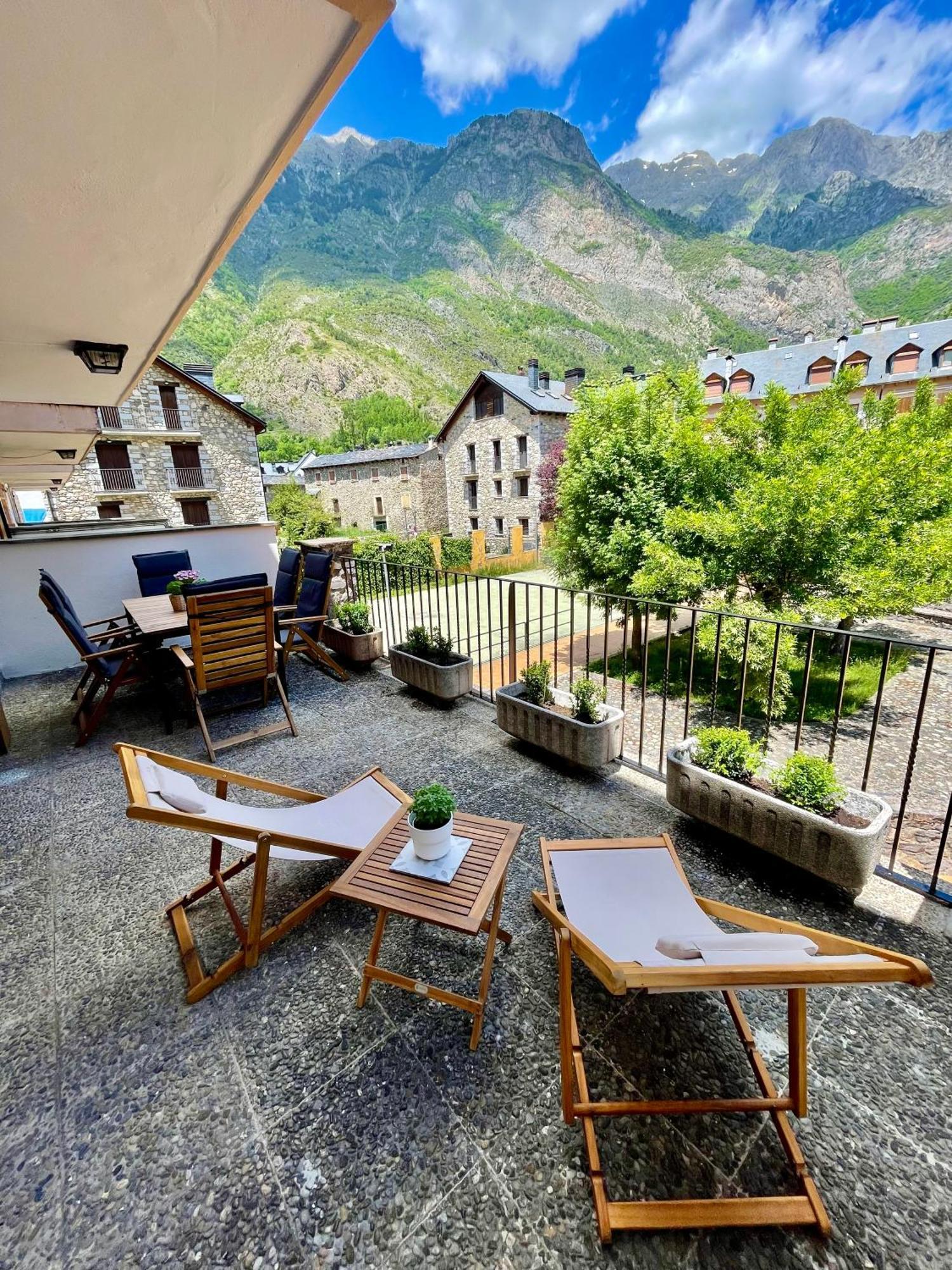 Apartamento Familiar En El Centro De Benasque Con Terraza Экстерьер фото